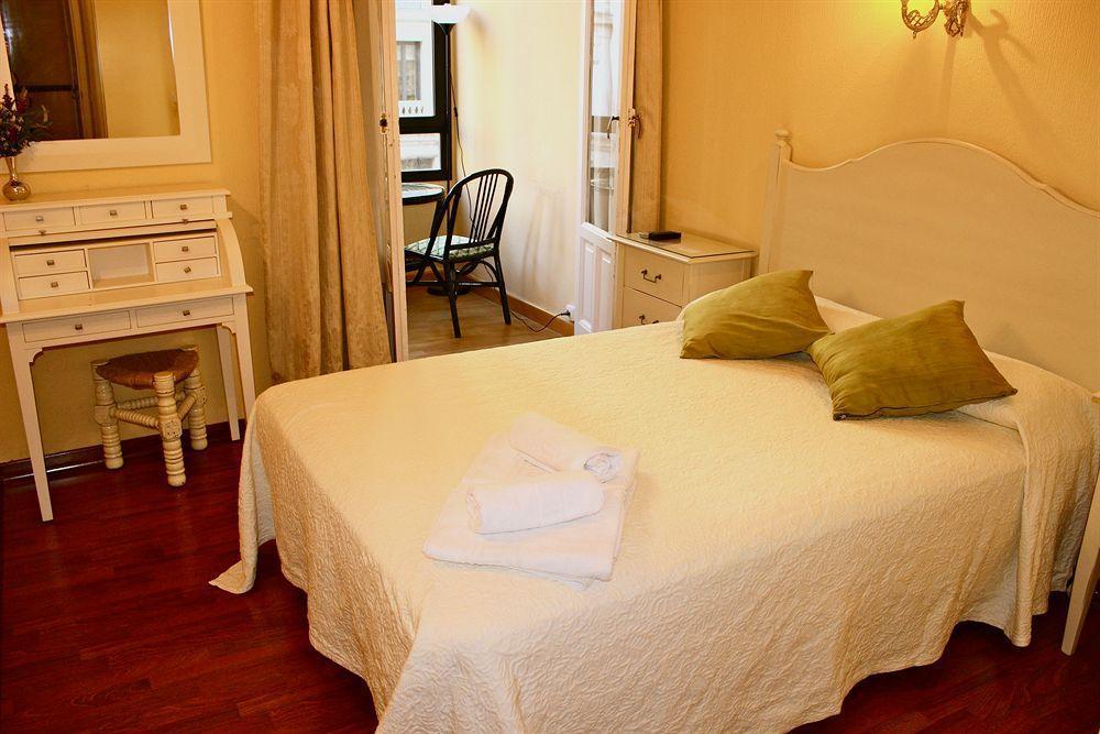 Hostal Montecarlo Мадрид Екстер'єр фото