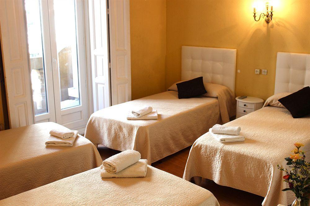 Hostal Montecarlo Мадрид Екстер'єр фото